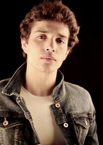 Gonçalo Almeida
as Elia