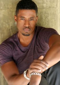 Gavin Houston
as Jeffery Harrington