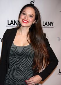 Jaclyn Betham
as Amanda Cryer