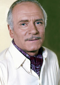 Laurence Olivier
as Narrator