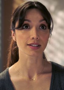 Cindy Luna
as Detective Maria Salinas