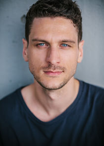 Steen Raskopoulos
as Evan