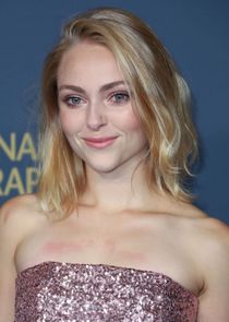 AnnaSophia Robb
as Emma