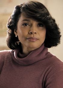 Carmen Ejogo
as Amelia Reardon