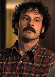 Scoot McNairy
as Tom Purcell