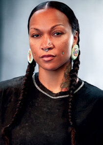 Kali Reis
as Det. Evangeline Navarro