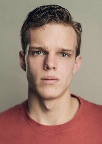 Finn Bennett
as Peter Prior