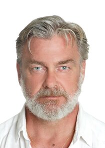 Ray Stevenson
as King James