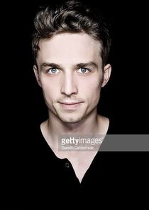 Jordan Renzo
as Charlie Brandon