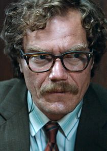 Michael Shannon
as Martin Kurtz