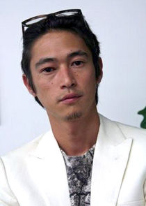 Yōsuke Kubozuka
as Naoki Hayama