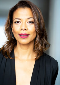 Loren Escandon
as Pastor Mariana