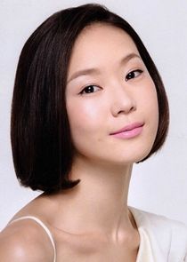 Aviis Zhong
as Vivian Lee