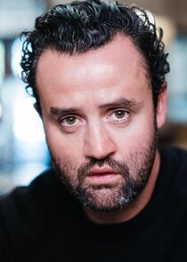 Daniel Mays
as Lee Simmons
