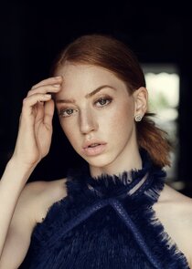 Lily Newmark
as Eve Milton