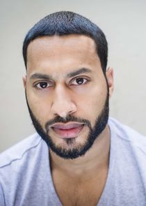 Ryan McKen
as DI Rob Moloney