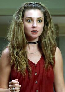 Giorgia Whigham
as Blaire Bennett