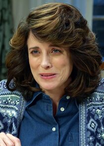 Alanna Ubach
as Susan Bennett