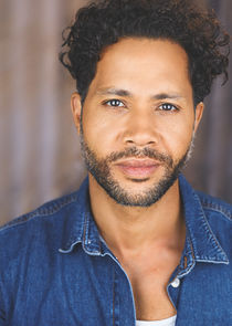 Michael Chenevert
as Detective Fontenette