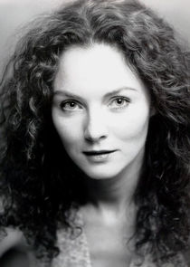 Aislín McGuckin
as Agnes Meermans