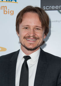 Damon Herriman
as DI Lachlan Rogers