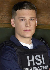 Grant Harvey
as Roy Aronson