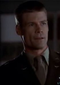 Joel Gretsch
as Major Owen Crawford