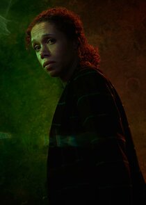 Vinette Robinson
as Janet Hill