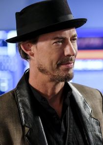Tom Cavanagh
as Harrison Sherloque Wells