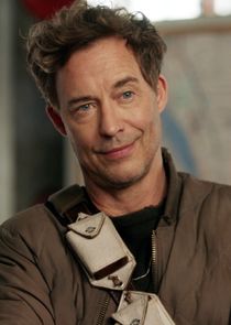 Tom Cavanagh
as Dr. Harrison Nash Wells