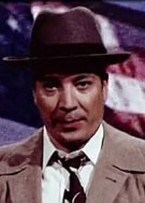 Jimmy Fallon
as Detective Kenneth Bluntley