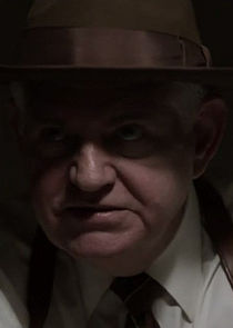 Steve Tom
as Chip Donwelly