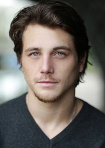 Ben Robson
as Frankie Scott