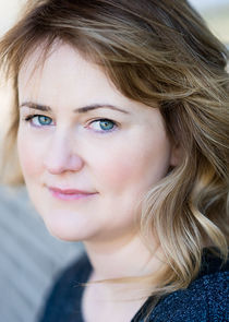 Philippa Dunne
as Niamh