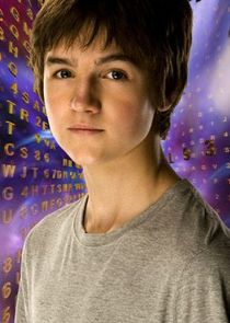 Tommy Knight
as Luke Smith