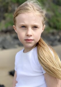 Alyla Browne
as Young Alice Hart