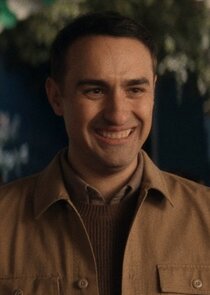 Jamie Demetriou
as Walt Butler