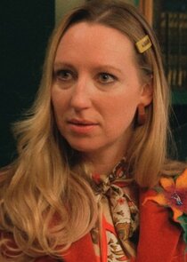 Anna Konkle
as Hannah Minnows