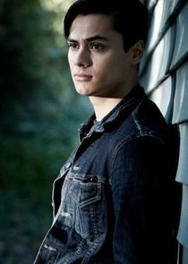 Kiowa Gordon
as Junior