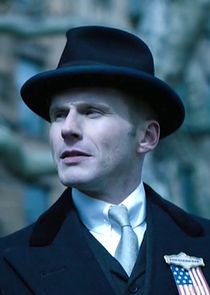 Charles Aitken
as Henry Robertson