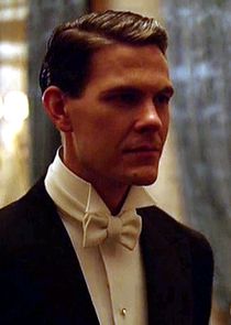 Tom Lipinski
as Phillip Showalter