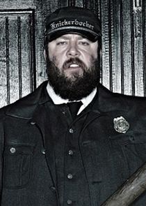Chris Sullivan
as Tom Cleary