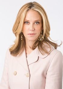 Ally Walker
as Frankie Sullivan