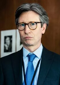 Jonathan Aris
as DCI Mark Glover