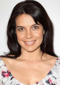 Zuleikha Robinson
as Zeyara Lemos
