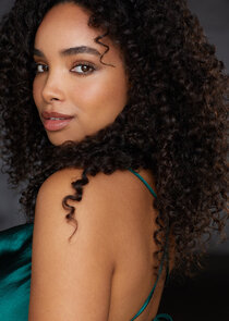 Madison Shamoun
as Billie Barnes