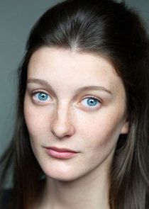 Grace Molony
as Queen Agnes