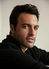 Reid Scott
as Gordon Ford