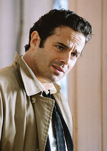 Luke Kirby
as Lenny Bruce