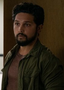 Augusto Aguilera
as Grady Bradford